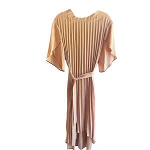 Ecowish Womens Size Medium Blush Pink Pleated Dress‎ Short Sleeve Sash Belt NWT